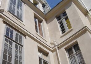 RESTAURATION LOURDE DES FACADES COUR