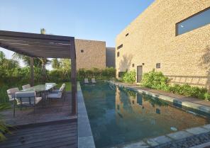villab-pooloverview.jpg