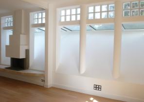 Tout le mur de façade su Salon a été repris par des poteaux.