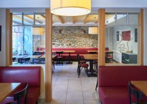 Un bar chalereux et accueillant