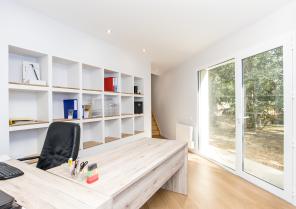 Espace Bureau-Bibliothèque intégrée