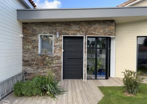 18034_re_maison_individuelle_entree.jpeg