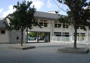 41_-_vue_du_batiment_ouest_de_lecole_primaire.jpg