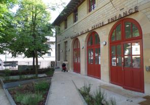 Parvis d'entrée