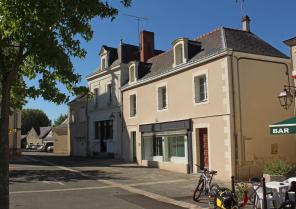 Façade principale sur la place de l'Eglise après travaux