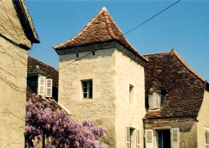 SURELEVATION TYPE PIGEONNIER