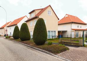 Ensemble de 12 maisons sociales