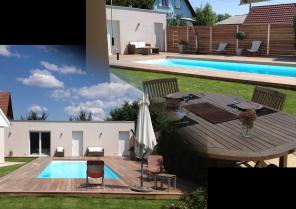 Piscine et abri de jardin