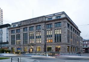 Salle de réunion du Sous Préfet, avec une tapisserie originale de Zuber