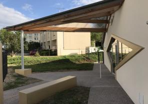 aix_clsh_1_-_parvis_dentree_82d9.jpg