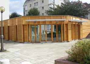 façade sur la place Saint-Médard