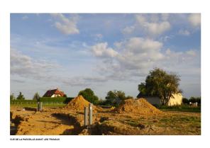 Vue du terrain avant pendant l'aménagement du lotissement
