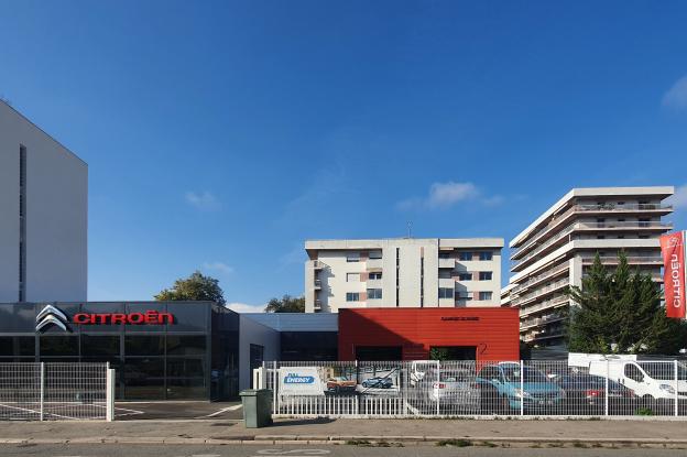 RÉALISATION D'UN SHOWROOM - EXTENSION ET MISE AUX NORMES D'UN GARAGE AUTOMOBILE