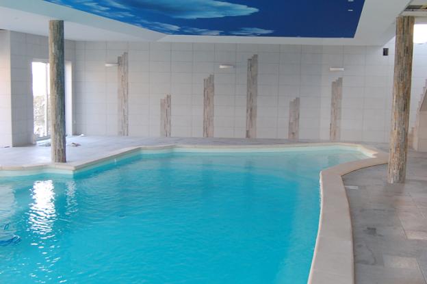 Création d'une piscine couverte/spa pour un particulier. 2011-2012
