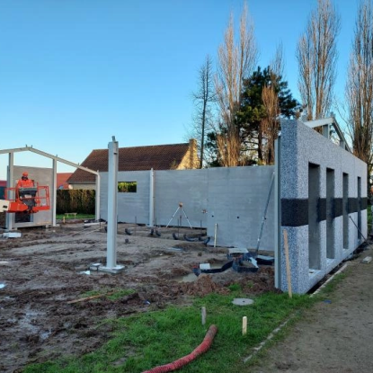 Construction de vestiaires douches avec club House